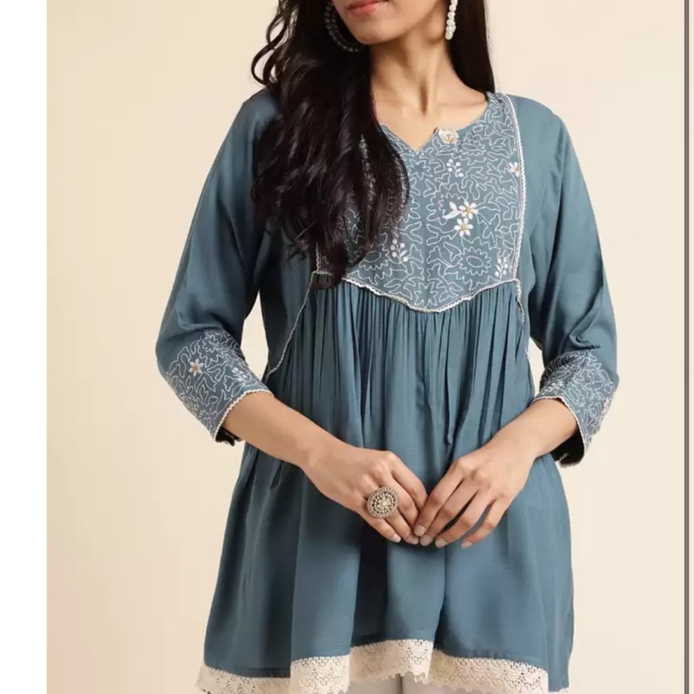 Nalli Casual Regular Sleeves Embroidered Women
Light Blue Top